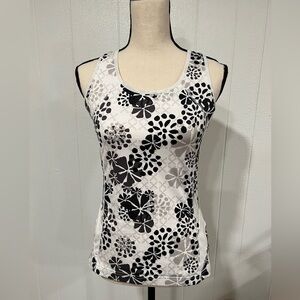 3/$25 Sale 🎈Tek Gear black/white print athletic razorback top